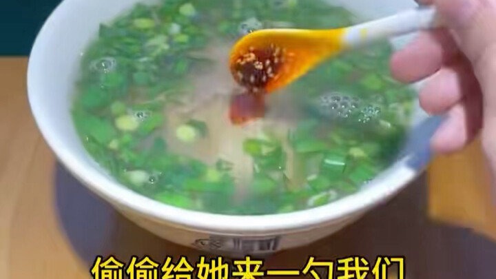 Hahaha, lát nữa xem cô ấy ăn thế nào!