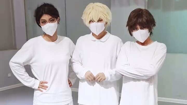 Hot Knowledge: Bees communicate by dancing ⭐ Alien Stage Edition