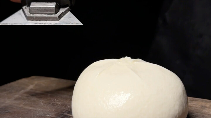 Shovel Knife vs. Cheese Ball