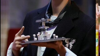 “ตอนสุดท้ายแล้ว ต้องเต้นแจกขนม! ใส่สัญลักษณ์ภรรยาติดตัวไปด้วย”