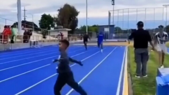 "Đầu tàu phiên bản thực tế"