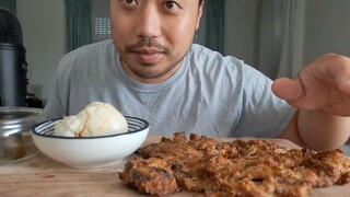ASMR Crispy Giant Sticky Rice Cake Pattie, Salted Duck Egg & Pickles (Eating Sounds)