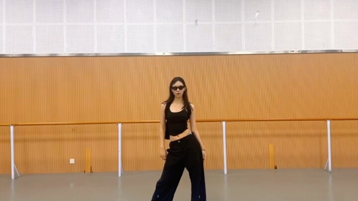 جيني هتراقص بأقصى ما تقدر عليه ضمن حدود قدراتها!