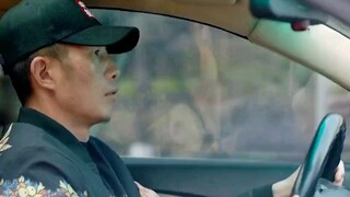 司机十字路口肇事后疯狂逃逸，不料竟牵出大案"勇者无惧"肇事逃逸 "