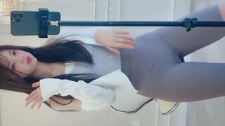 Học yoga cùng chị gái tôi