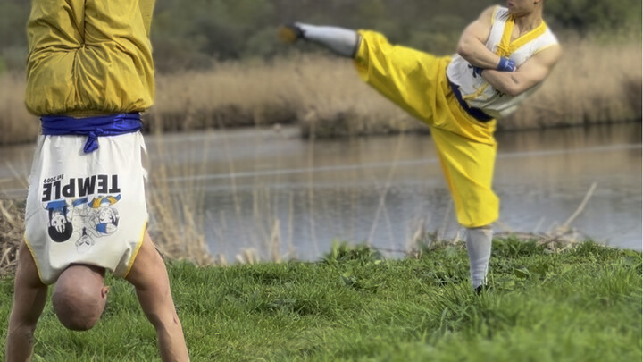 Một ngày của hai sư huynh đệ võ thuật trôi qua thế nào? Ngủ dậy là ăn, ăn xong thì luyện.