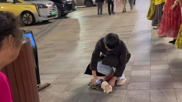 จูเจียงเฉียงจัดระเบียบการเต้นรำในลาน广场