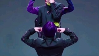 【straykids】عندما أريت أمي المهووسة بالمظهر الخارجي فيديو maniac (الثالث)