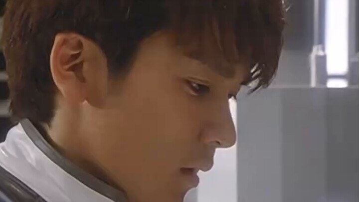 Sedang tayang! Ultraman Transformer "Red-faced Guan Gong"? Casing kulitnya memang cantik, tapi trans