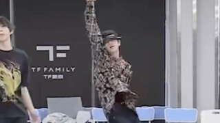 这位帽子哥叫什么名字？