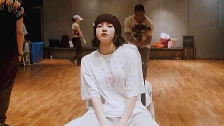 LISA's "City Girls" practice room mirror version, a beat-matching master [Pocket Recommendation]