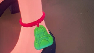 Calling all netizens: What exactly is on Hongdou's feet?