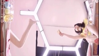 Bàn chân này... dẻo dai một cách kỳ lạ? ?