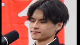 ماذا يعني الورق والشعر والإله باللغة اليابانية؟