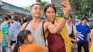 Trai đẹp cơ bắp ghé mua Bánh tráng trộn DIVA Cát Thy