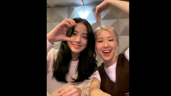 【BFP Vietsub】24/12/2012 JISOO & ROSÉ livestream Instagram lúc nửa đêm