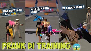 PRANK JADI CEWEK DI TRAINING LANGSUNG DI AJAK W1K W1K PLAYER SEASON1|FREE FIRE INDONESIA