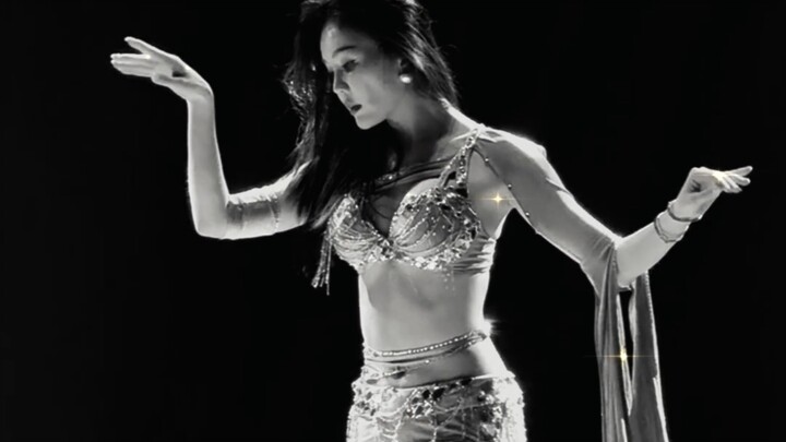 It's the weekend, let's put on a show for everyone! (Video clip 2 of a Korean performance)