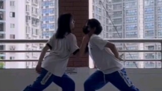 bite me翻跳，但是双女高版