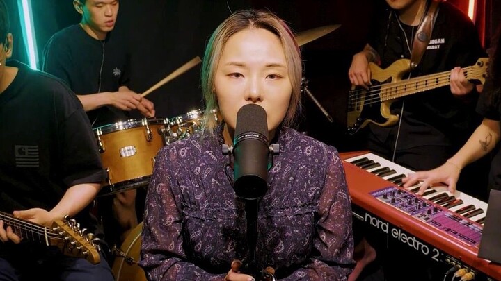 The震撼is back again! The challenging classic song "Chandelier" never gets old no matter how many time