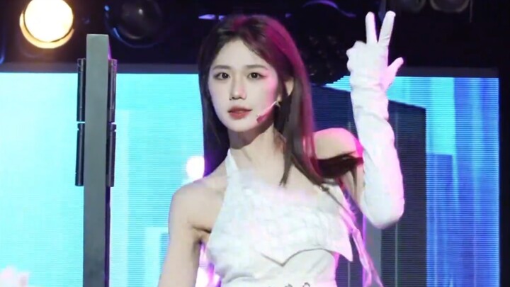 แม่น้ำแซนยังมีน้องใหม่ที่เย็นชาและสวยโดดเด่นขนาดนี้ หน้าตาคล้ายจั๋วจิ้งหยวนมาก
