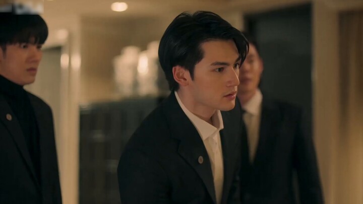 The black leather LP wearing an old man's shirt VS the gangster young master taking off the old man'