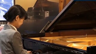 Manakah yang lebih kuat dari grand piano Steinway & Sons atau piano upright? (dengan penjelasan dari