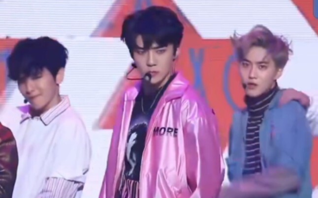 كودي رولر كوستر نسخة EXO