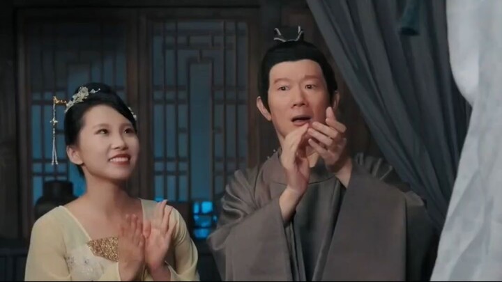 CEO สาวทะลุมิติป่วนวัง! ดันได้เป็นคนใช้องค์ชายเย็นชา แต่เขากลับคลั่งรักหนักมาก ออดอ้อนเธอสุดๆ!