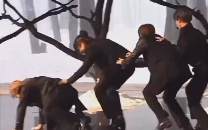 [BTS] ฉันจะเลิกหัวเราะตอนเห็นจินนัมจุนล้มได้เมื่อไหร่เนี่ย?