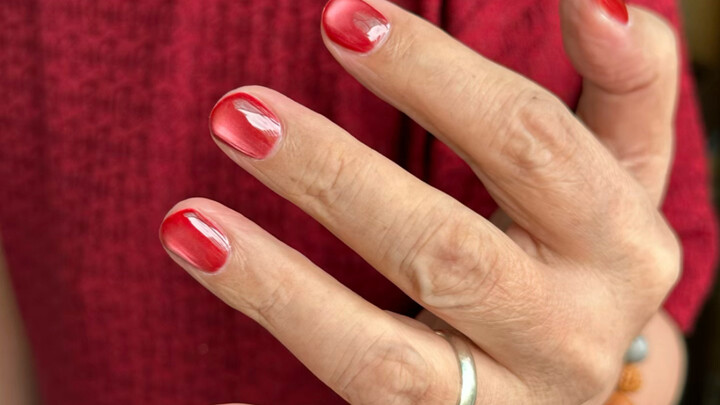 Kakek mendukung karier nail art saya