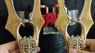 Apa perbedaan kedua pterosaurus Aeolian? Kamen Rider W Fudu dilengkapi dengan memori monster!