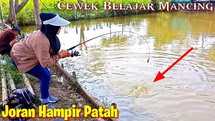 CEWEK Belajar Mancing Sampai Joran Hampir Patah