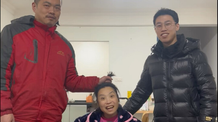 ปี 2015 หนุ่มกว่างซีถือเงินแค่ 200 หยวน พาแฟนสาวผู้ป่วยระยะสุดท้ายเที่ยวรอบจีน แล้วตอนนี้ทั้งคู่เป็น