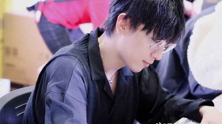 Jing Xiang Shuiyi dengan “Tamu Tak Boleh Masuk”, hari ini juga terpaksa jalanin aktivitas profesiona