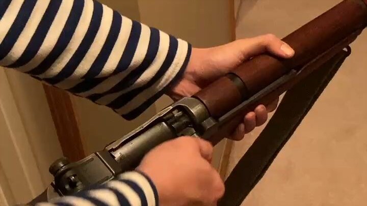 M1 Garand, demonstrasi pemuatan peluru, pembuangan selongsong, dan pelepasan klip