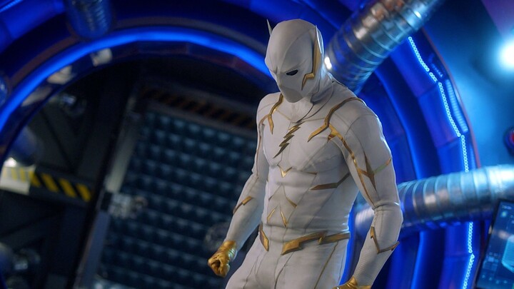 The speed real body Augst appeared, and the Flash's son Bart Allen went online