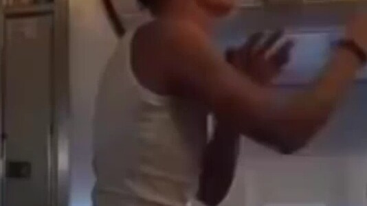 Ukrainian man insults Putin on a European train; Russian passengers can't stand it anymore and retal