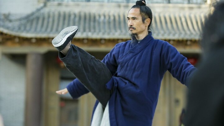 "Why are cultivators even using their phones?"