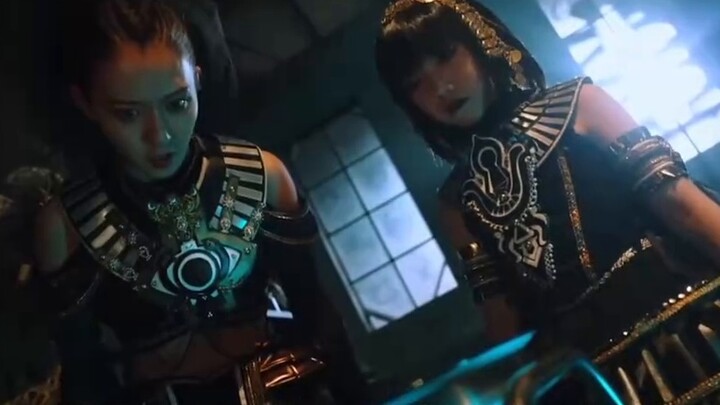 Bình luận về hành động vô lý gần đây của bậc thầy phản ca