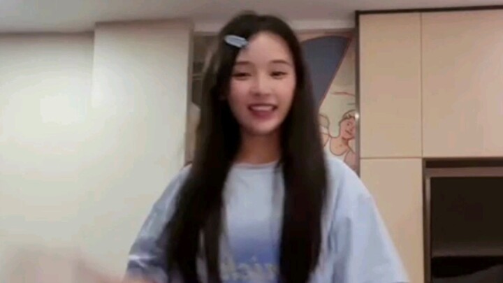 【فونغ سي جيا】 شياو بيي يقدم أداءً حماسيًا لأغنية "الآس البستوني" | الحركات تزداد براعة تدريجيًا