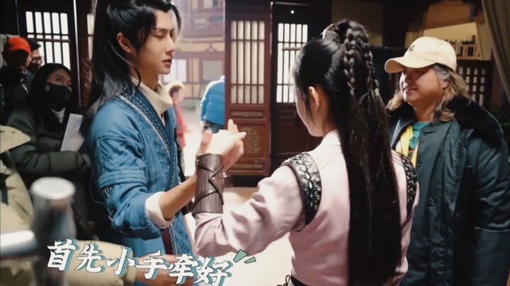In Double Standards Yun’s daily life, he can’t put his hand down when he’s with Fei.