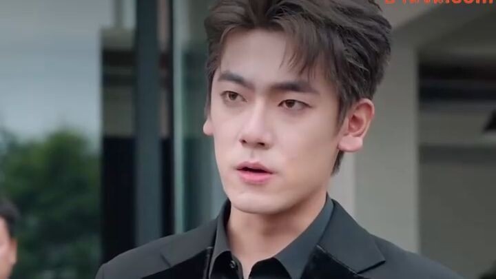 กุหลาบในมือมาร