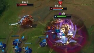 《蜘蛛抓狗，蛮王小丑》