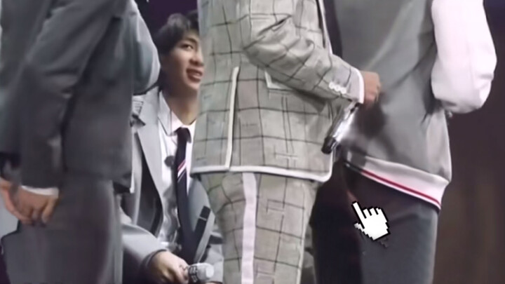 [Jungkook-V] Serius! Mereka berdua mendambakan tubuh satu sama lain!