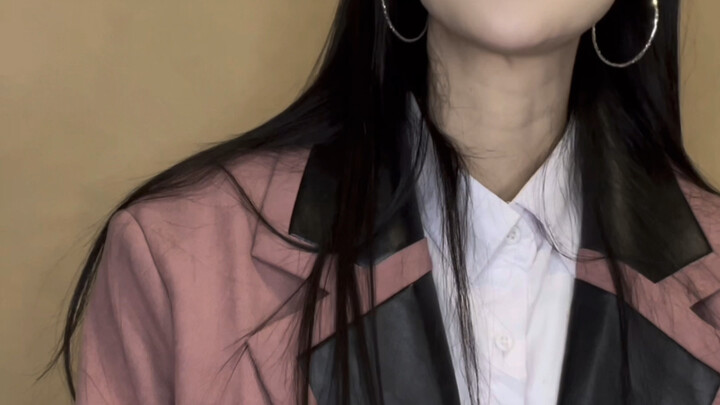 “Các em sẽ có những giáo viên xuất sắc hơn, nhưng ngay lúc này, tôi đã đủ hạnh phúc rồi.”