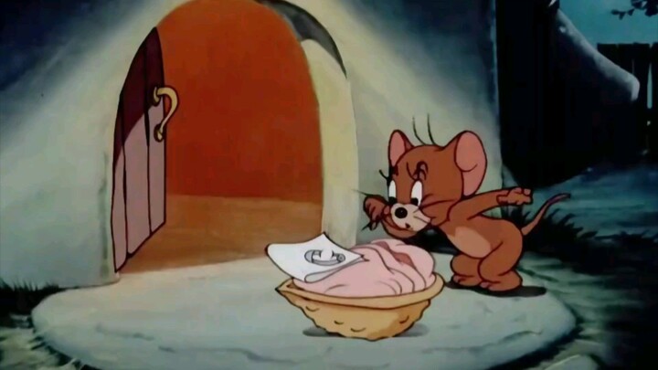 The ultimate chase never gets old! 🐱🐭 What's your favorite Tom & Jerry moment?