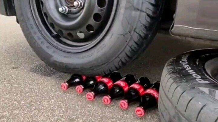 การแข่งกลิ้งขวด: ระเบิดรถยนต์