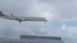 High-definition footage: The moment Delta Air Lines Flight 4819 overturned after landing at Toronto 
