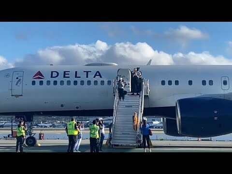 Warriors Arrived At Home / World Champ 🏆